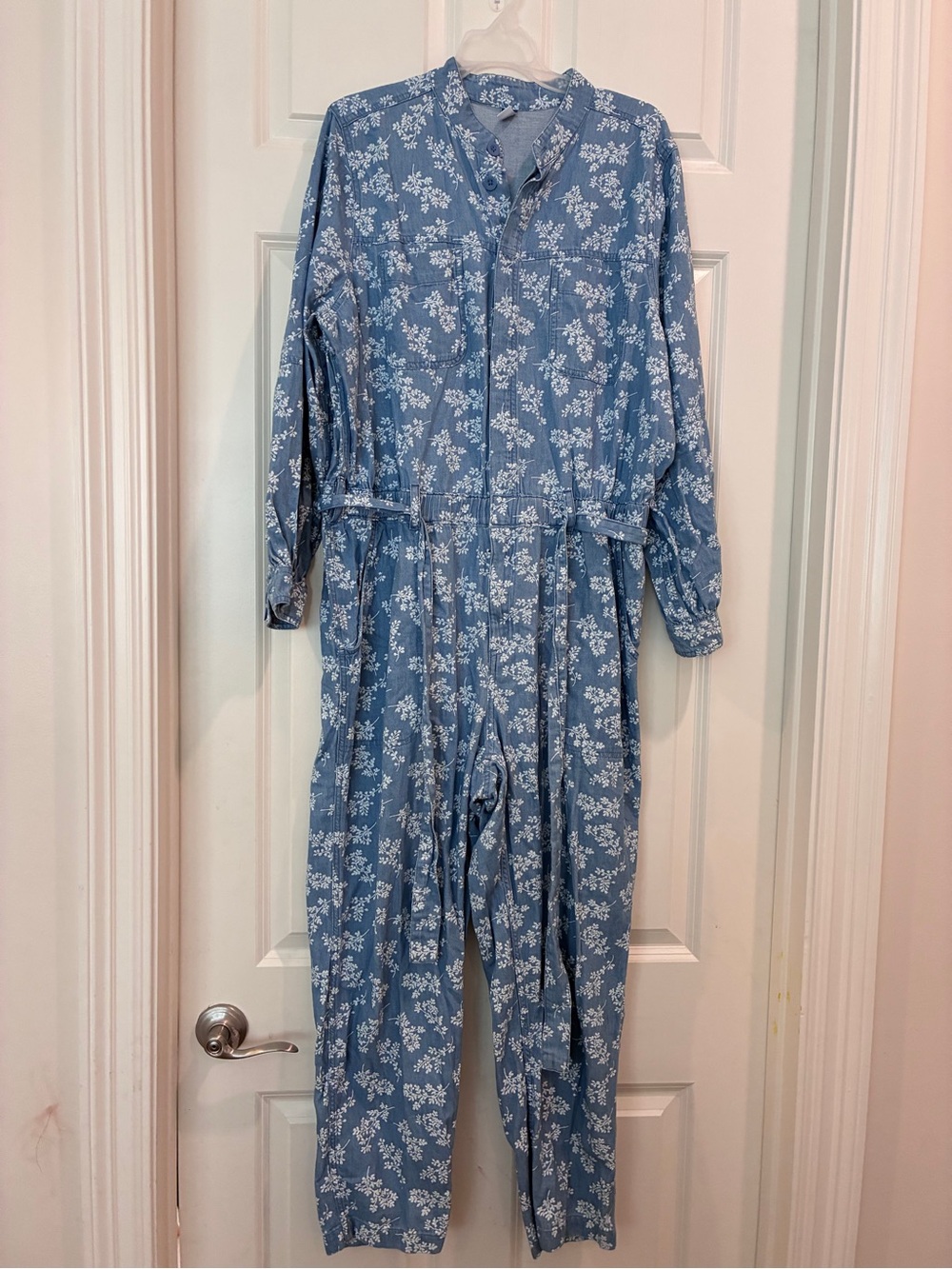 Old Navy Light Blue Floral Button-Up Lightweight Denim Long sleeve Belt Jumpsuit